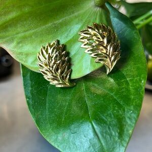 Women's clip on earrings